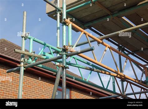 metal scaffolding around white house|Photos of White House maintenance prompt bogus theories.